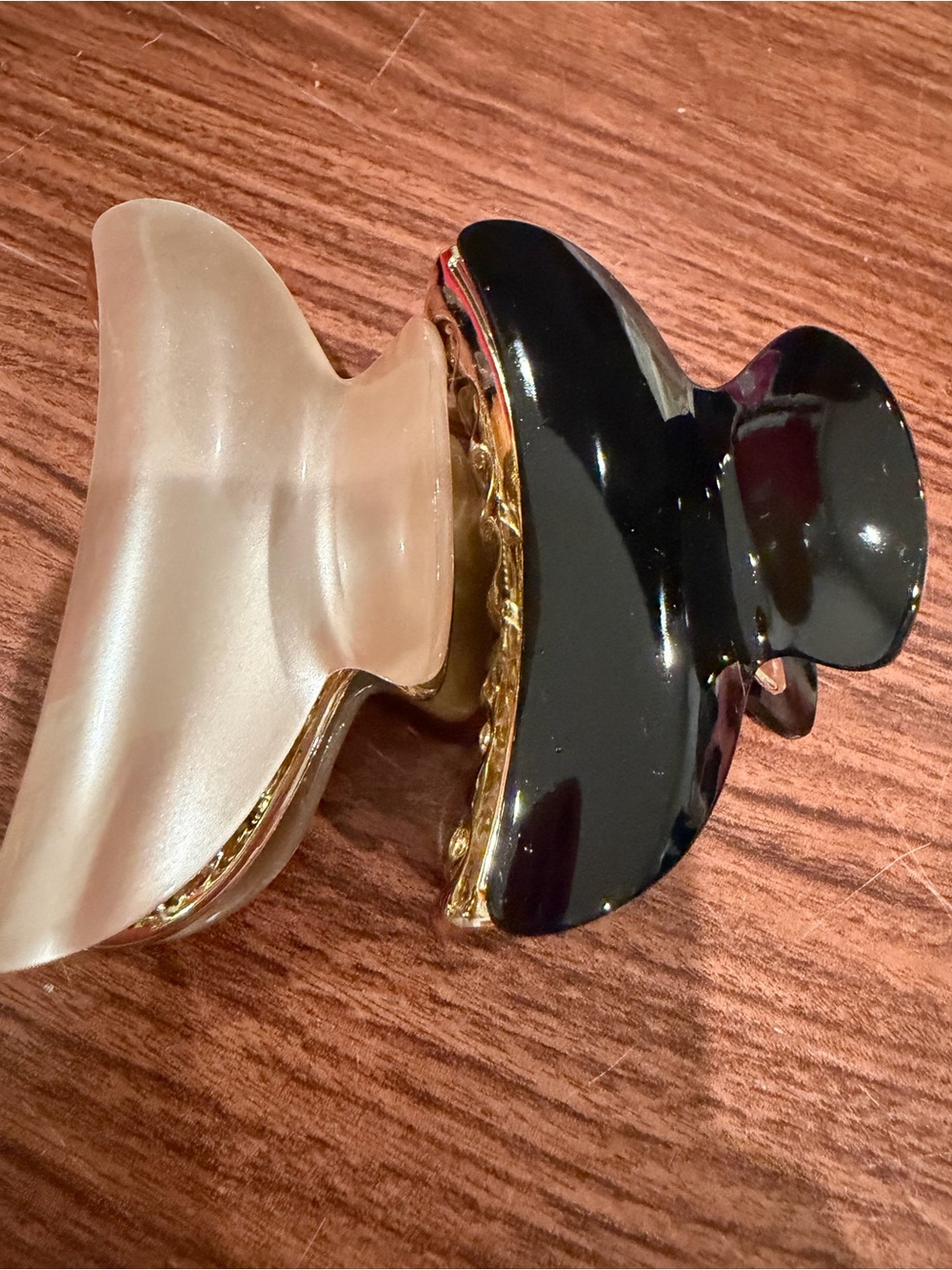 Macy's Two-Tone Pearl and Black Hair Claw Clip